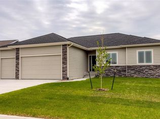 838 35th St SW, Altoona, IA 50009