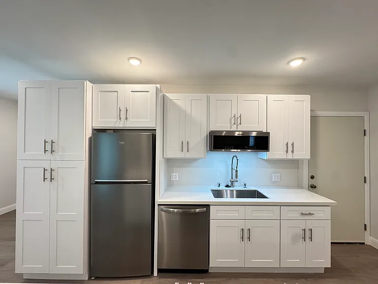 4100 Inglewood Blvd #8 — Photo 6