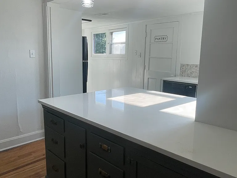 4414 Crisp Ave — Photo 6