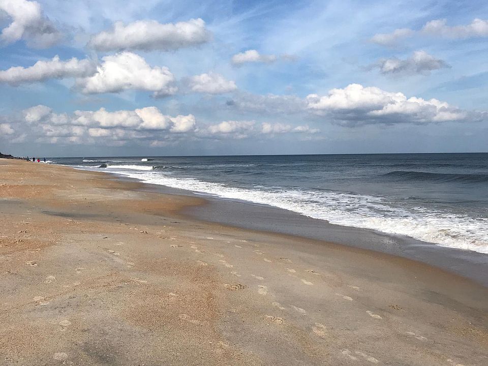 Block an 1/2 to ocean
