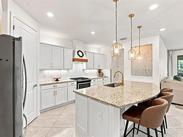 12846 Payton St — Photo 7