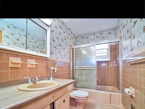 2nd image of 345 Chesterton Ave #3