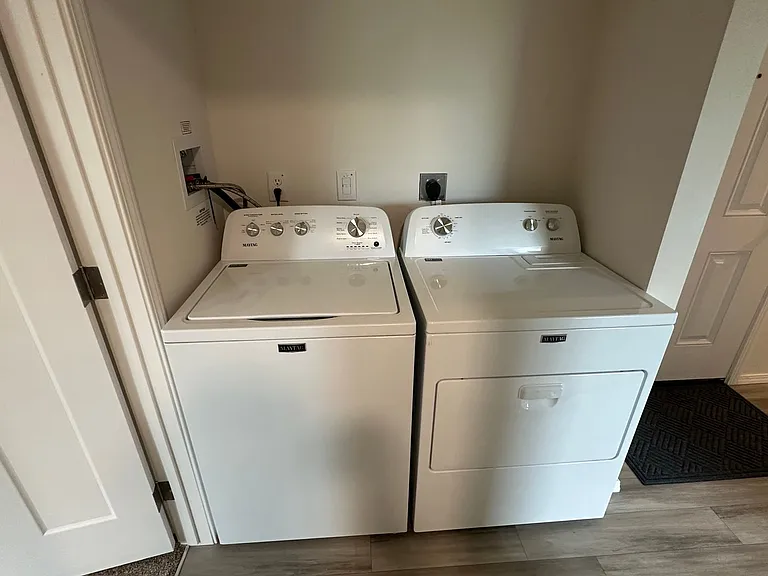 11925 Hillcrest Dr SE — Photo 10