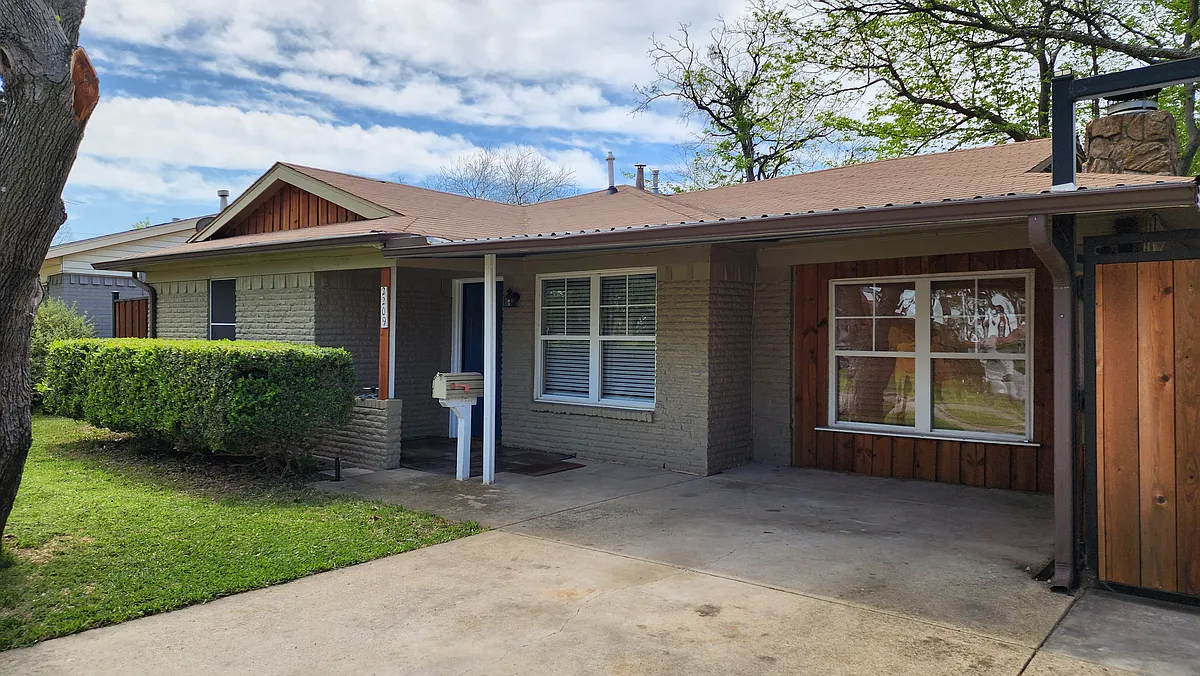 Building Photo - 2209 Ridgecrest St