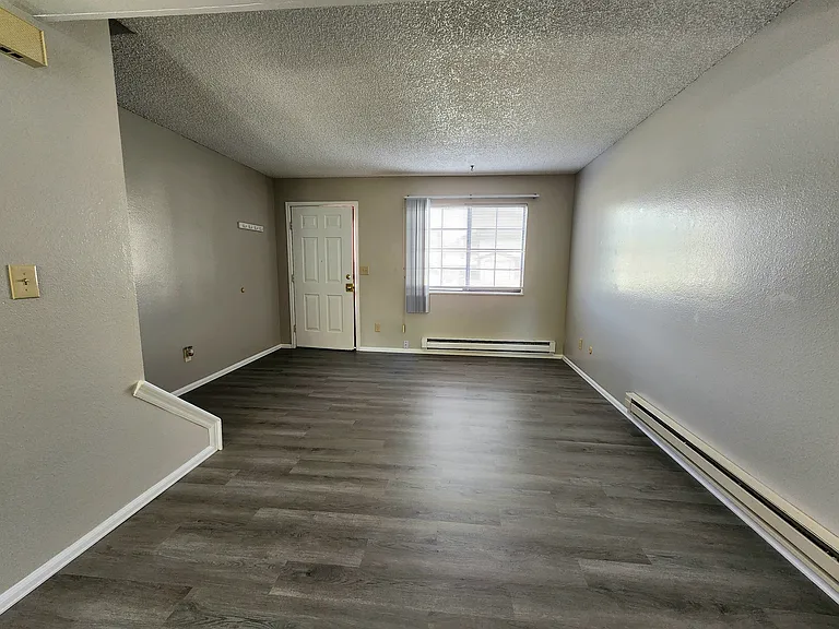 53 Castle Royal Dr — Photo 2
