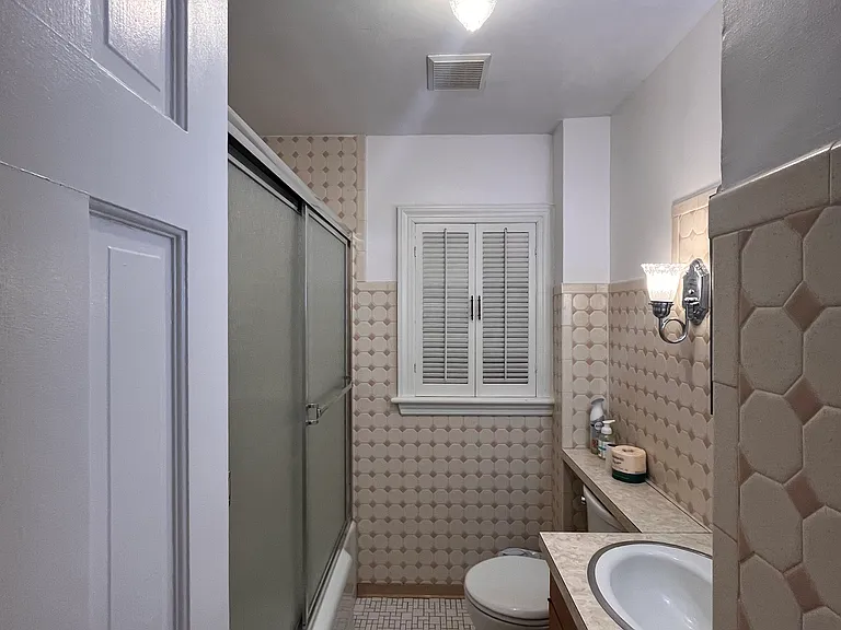 32 Anna Ave — Photo 5