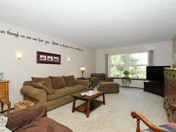 3rd image of 2101 Chateau Ct