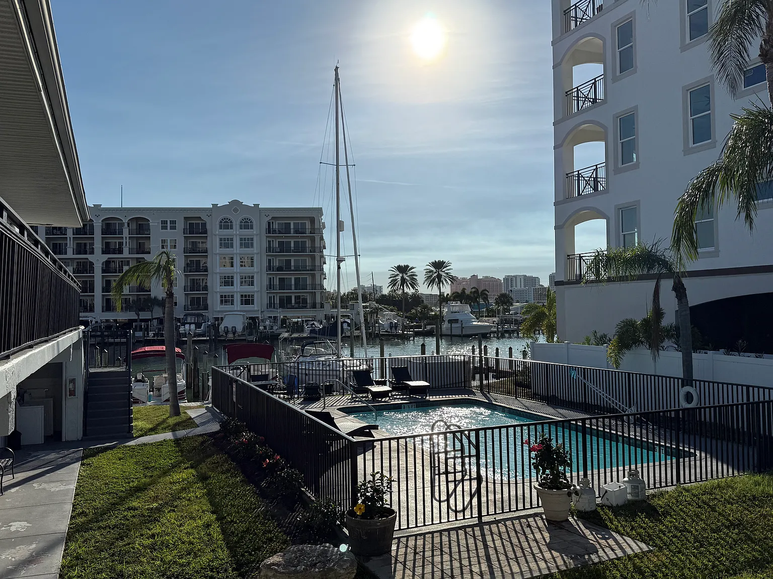 Dolphin Point, Clearwater — Photo 3