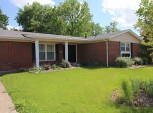 904 N Duchesne Dr, Saint Charles, MO
