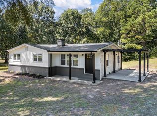 915 Old Melvin Hill Rd, Campobello, SC 29322