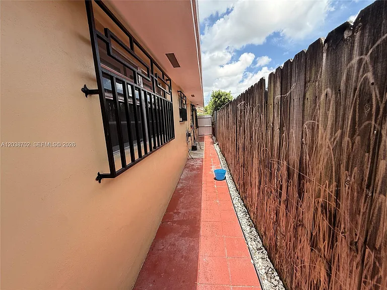 252 NW 50th Ave — Photo 16