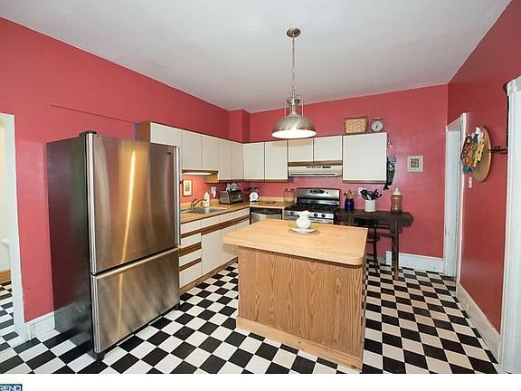 5th image of 226 W Mount Pleasant Ave