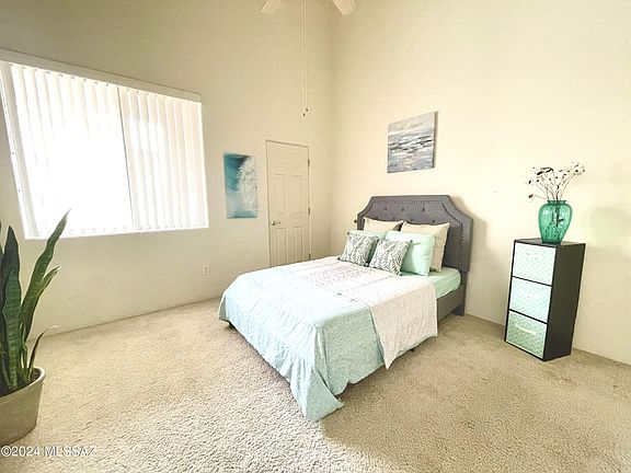 4th image of 2379 W Via Di Silvio