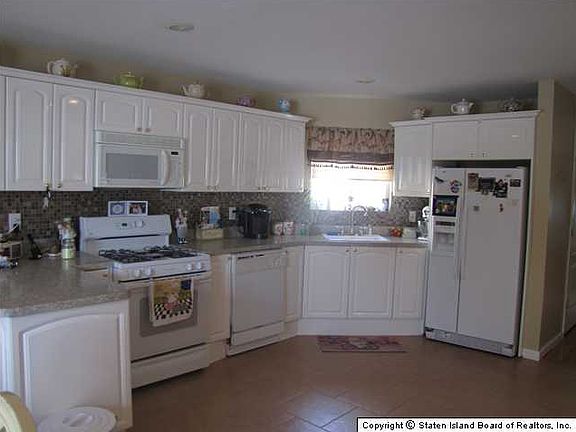2nd image of 47 Crabtree Ave