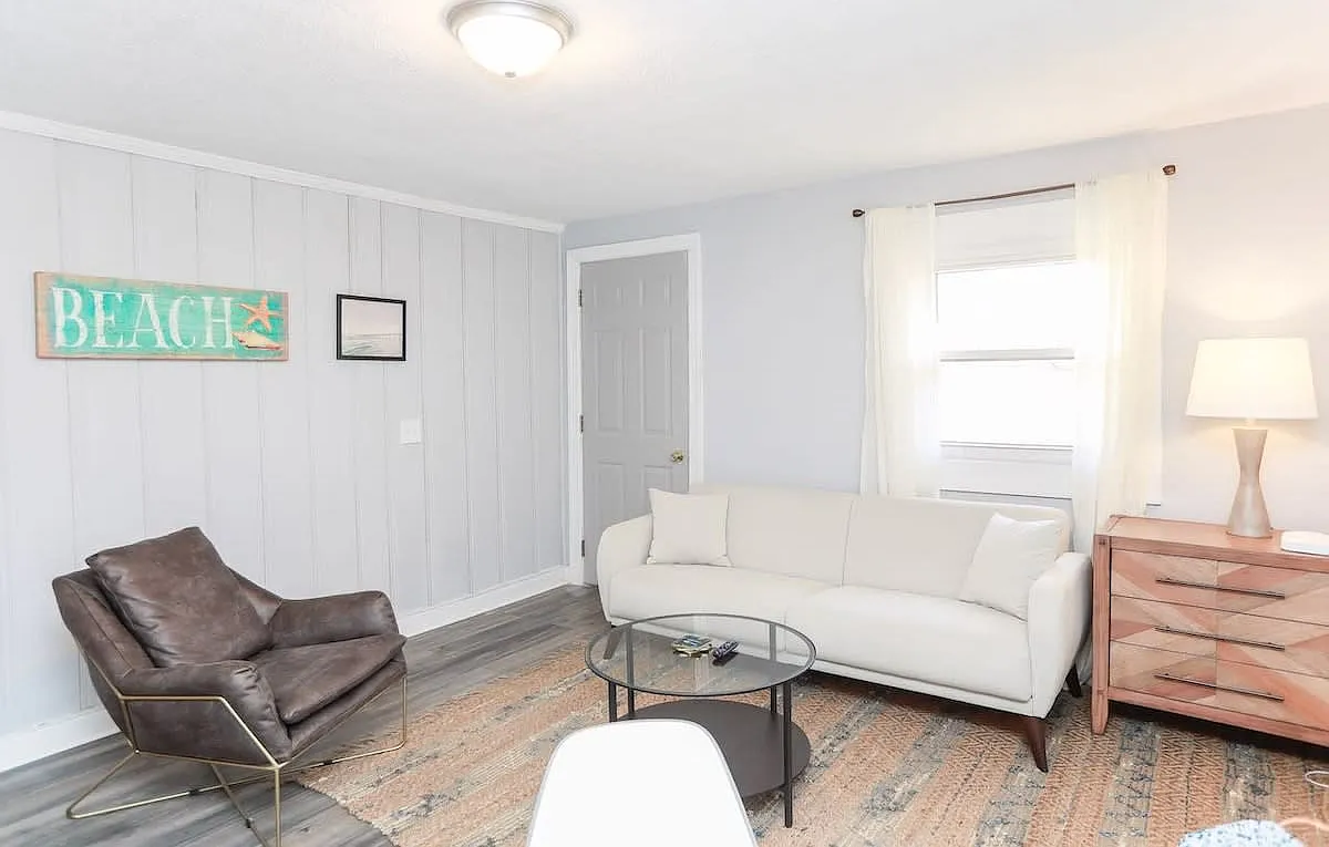 2 bed, 500 sqft, $2,400 — Photo 1