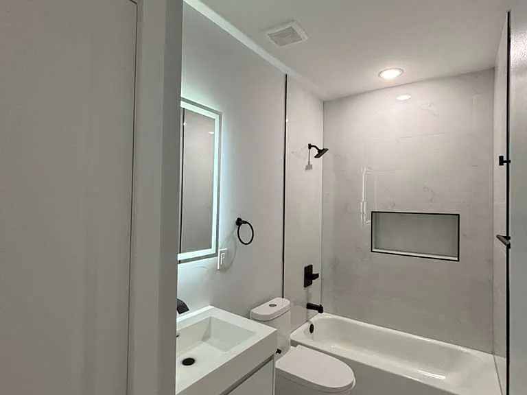 1940 N 22nd St #5 — Photo 8