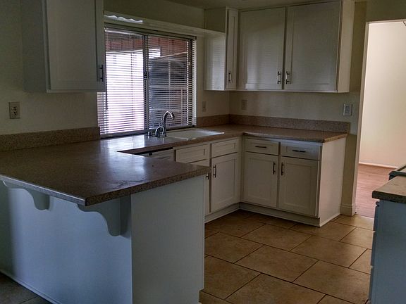 2nd image of 1114 Saint Andrews St