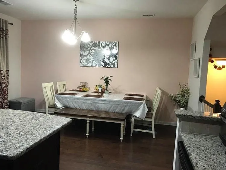 808 Suffield Way — Photo 8