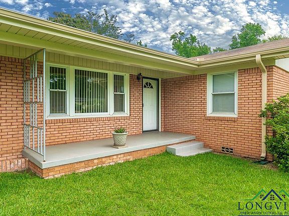 3rd image of 305 W Martindale Dr