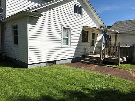 3rd image of 207 7th St
