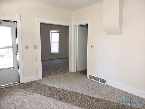 2nd image of 832 Berry St