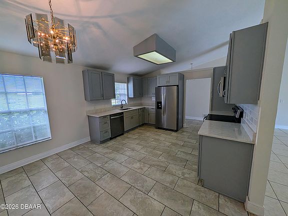 2nd image of 1889 Magnolia Ave