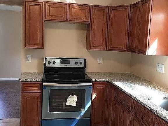 3rd image of 7 Marken Ct