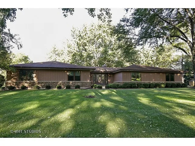 298 Greenwood Dr photo 1