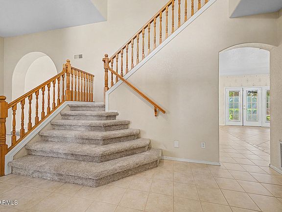 5th image of 1722 E Samuel Dr