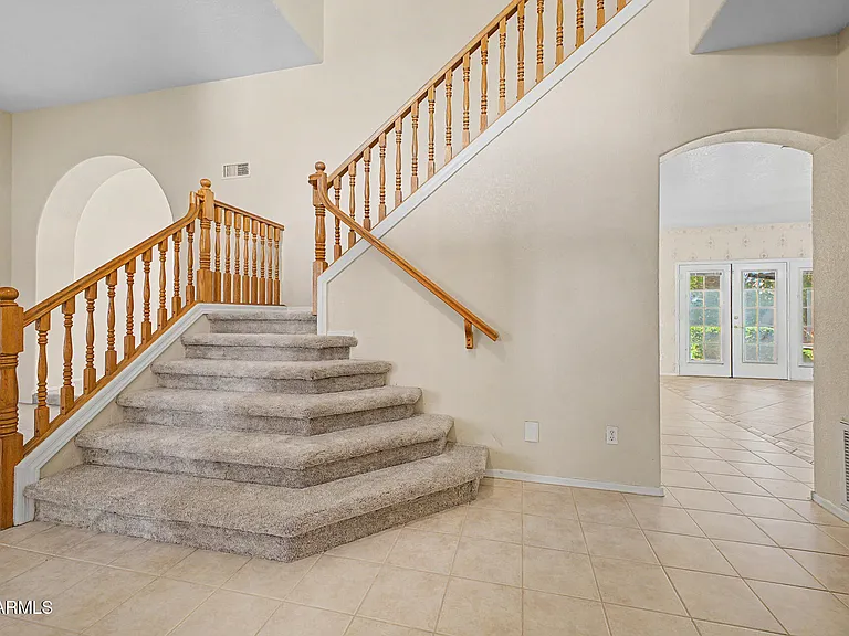 1722 E Samuel Dr — Photo 5