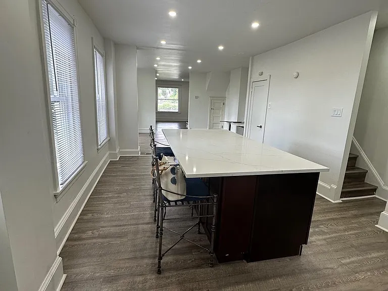 482 Martin St — Photo 12