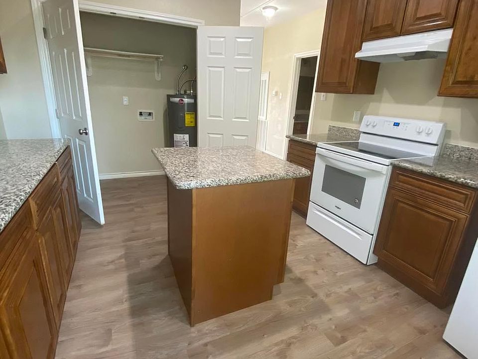 1st image of 1406 Avenue I St #5