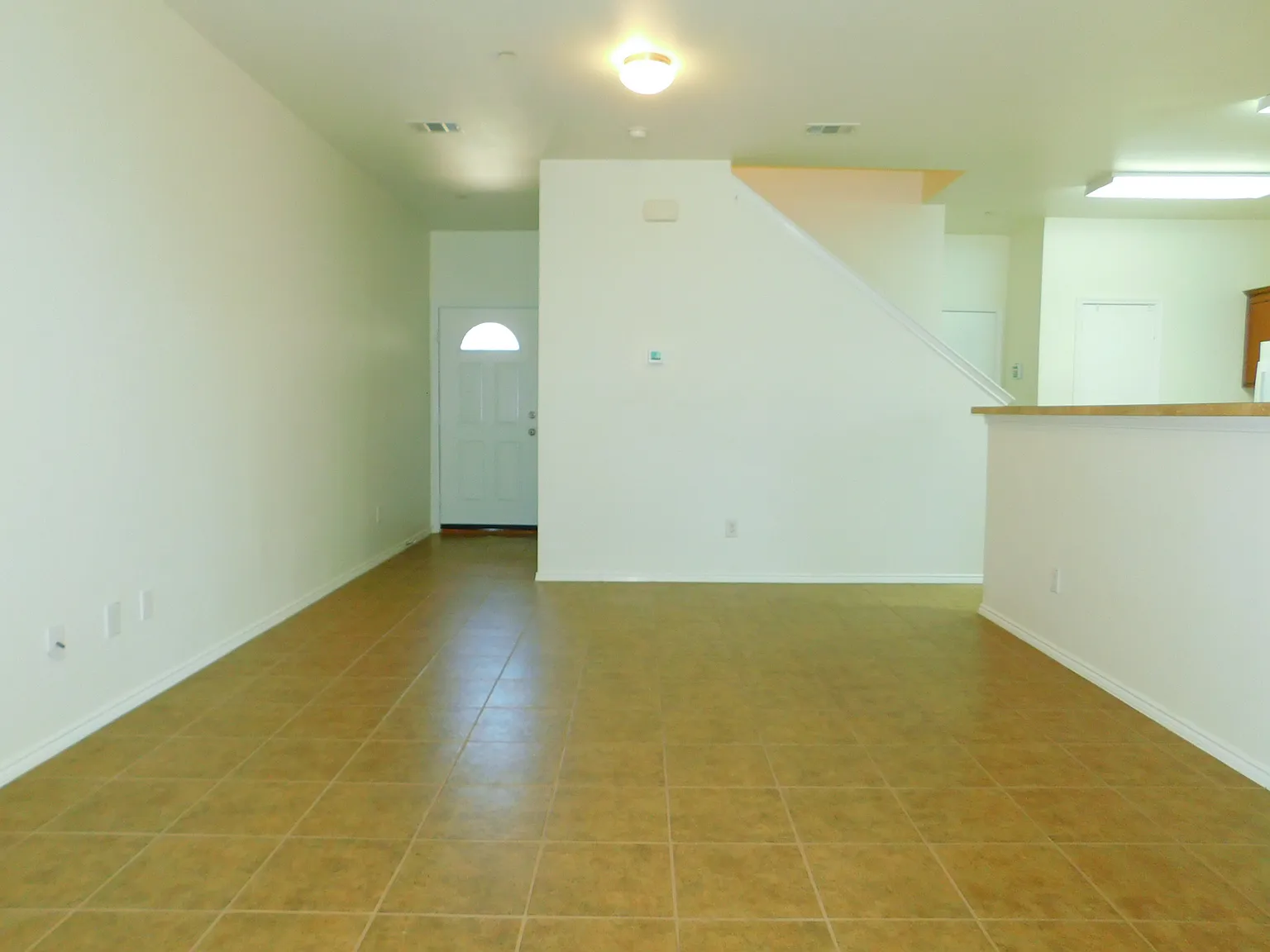 3 bed, 2.5 bath, 1839 sqft, $2,395 — Photo 4