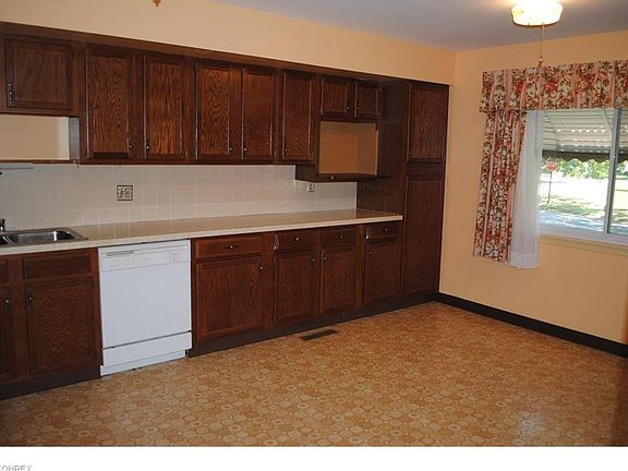 3rd image of 4376 Starlight Dr