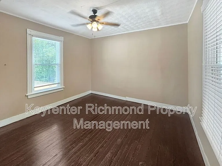2220 E Marshall St — Photo 11