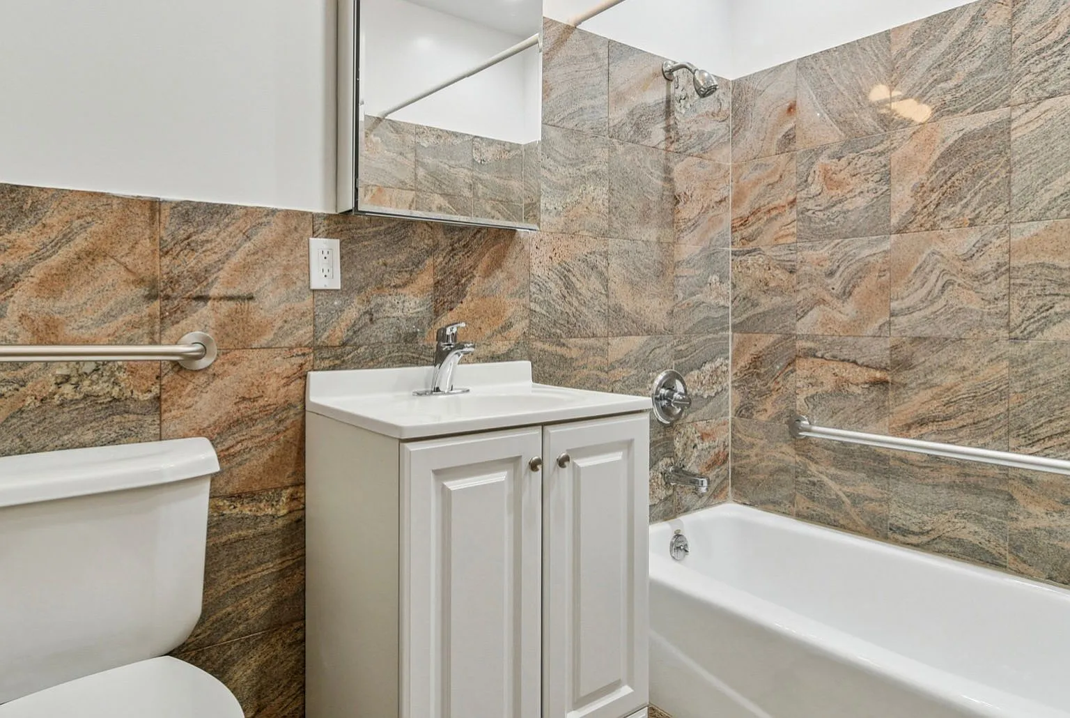 2 bed, $2,350 — Photo 4