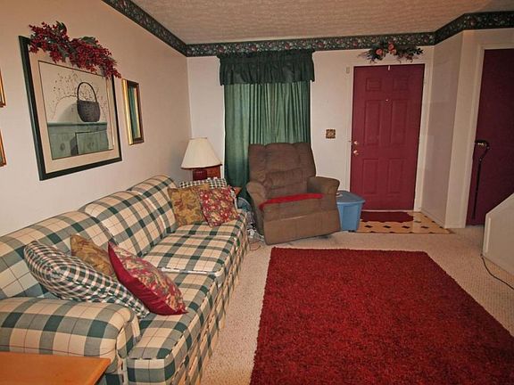 4th image of 2226 Laurelwood Dr
