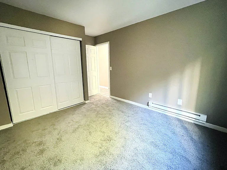 Twin Gables Apartments — Photo 43