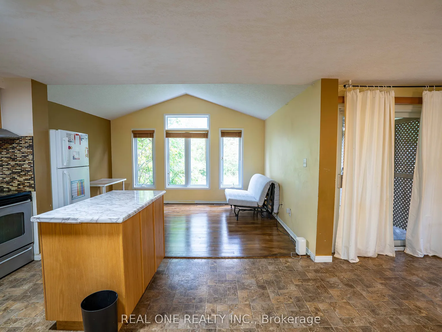 5 bed, $2,800 — Photo 4