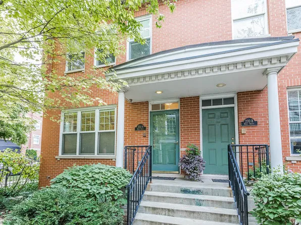 220 W Scott St APT A, Chicago, IL 60610