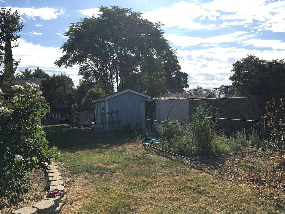 2nd image of 1841 3rd Ave