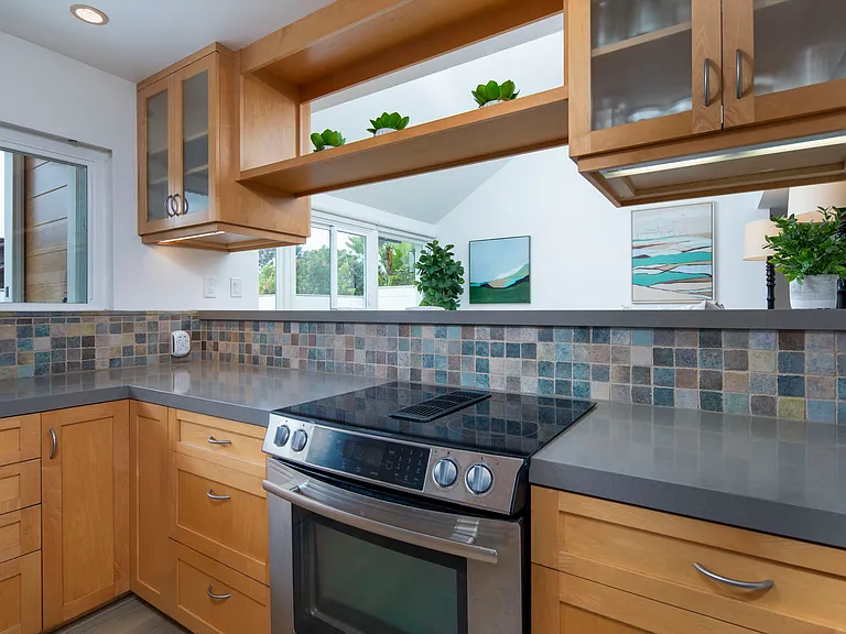 Kitchen adjacent to the family room and dining area. You will love the open floor plan for your family or guests!