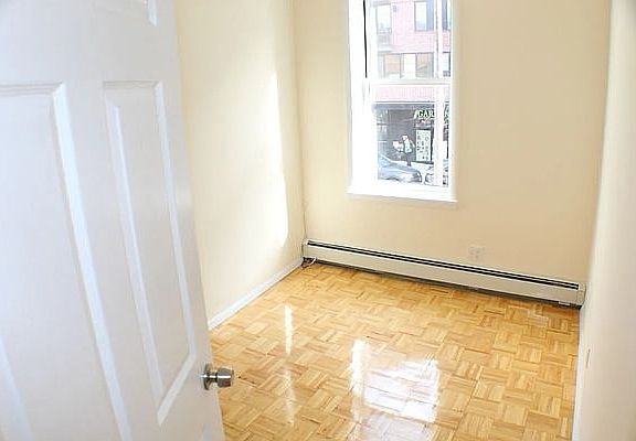 5th image of 556 Court St #2