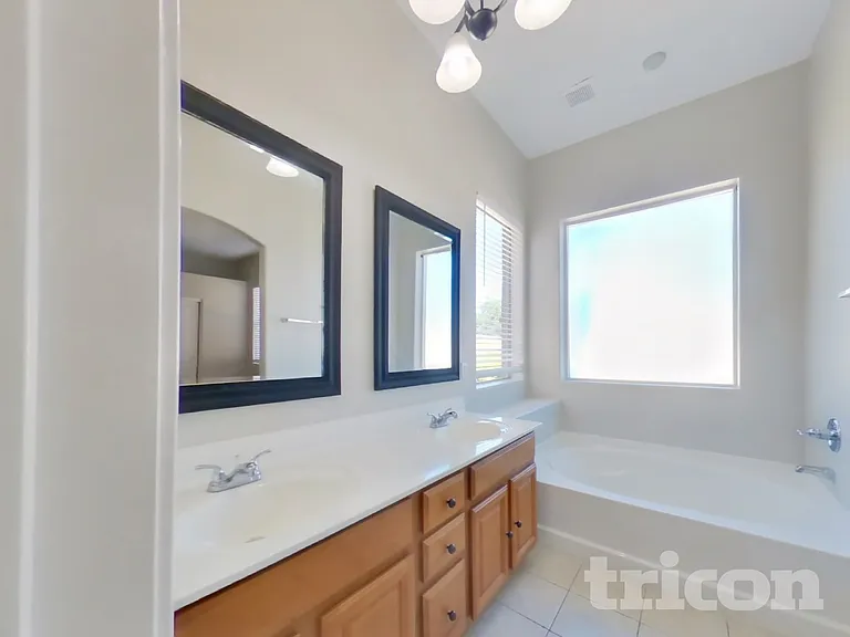 20834 N Jones Ct — Photo 10