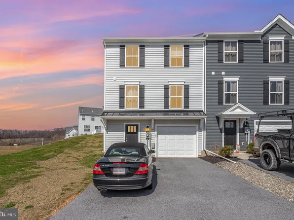 4285 Blackburn Dr, Stewartstown, PA 17363