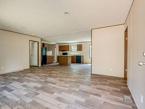 4th image of 1155 Main St