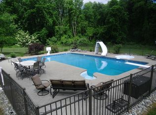 6 Doefield Rd, Califon, NJ 07830