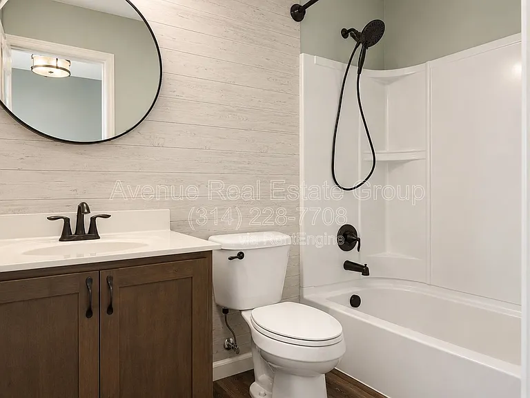 1016 Westlake Village Dr — Photo 4