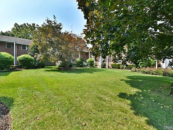 3rd image of 295 Merrick Road #4A