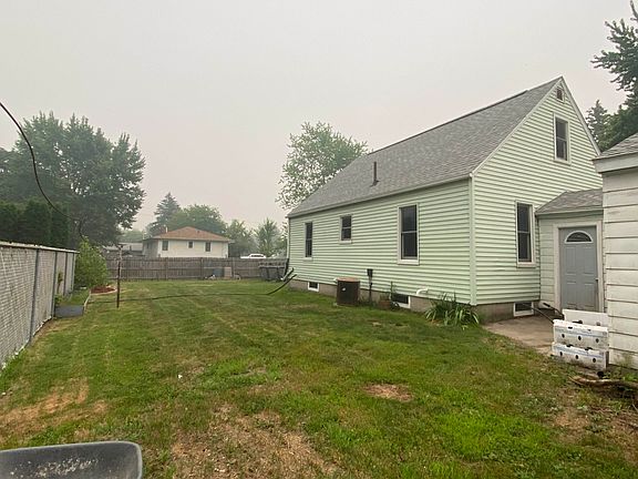 3rd image of 118 Kent St